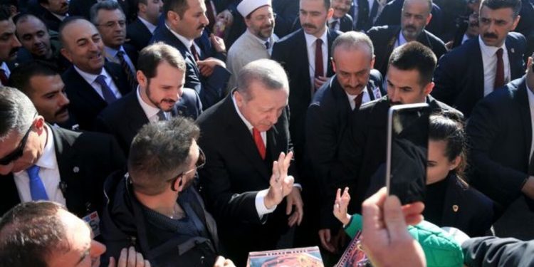 Ξεφεύγει η κατάσταση στη Θράκη: Τούρκοι εθνικιστές ξυλοκόπησαν τον Πρόεδρο του Συλλόγου Πομάκων