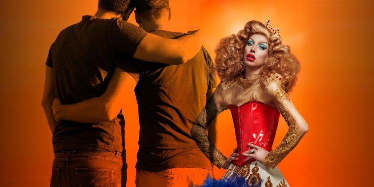 Συγκλονιστικό βίντεο: Τραβεστί ζητά «οι gay γονείς να κάνουν sex με τα παιδιά τους για να είναι ευτυχισμένα»!