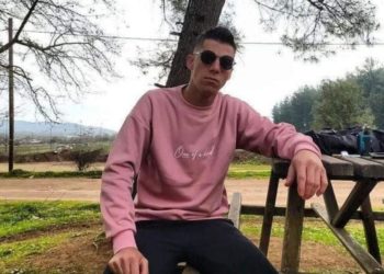 Καρδίτσα: Θρήνος για τον 20χρονο Ηλία στο Μουζάκι – “Ήταν μια χαρά και ξαφνικά κατέρρευσε στο γήπεδο”