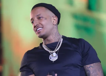 Αφγανός έκανε μήνυση κατά του Light – Φαινόταν σε βίντεο να δέχεται γροθιές και κλοτσιές