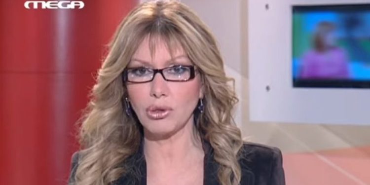 Παιχνιδιάρικο – Η Λίζα Δουκακάρου topless στην παραλία