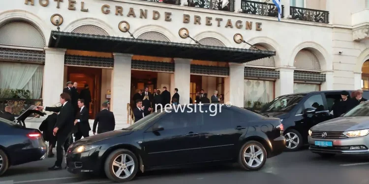 Κηδεία τέως βασιλιά Κωνσταντίνου: Η οικογένεια του παραθέτει γεύμα στη «Μεγάλη Βρετανία»