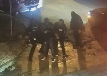 ΗΠΑ: Οργή για το βίντεο του ξυλοδαρμού του Τάιρ Νίκολς – Φώναζε «μαμά», «θα σε σκίσουμε» έλεγαν οι αστυνομικοί