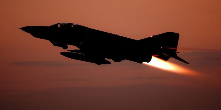 Πτώση F-4 Phantom: Δύτες και υποβρύχιο ρομπότ στη μάχη – Δραματικές ώρες για τις οικογένειες