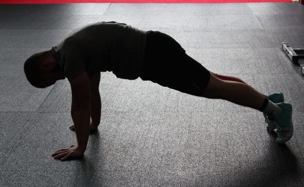 Σοκ! Προπονητής έβαλε τιμωρία 400 push ups σε μια ώρα σε μαθητές γυμνασίου και τους έστειλε στο νοσοκομείο