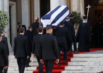 Γιατί δεν άνοιξαν το φέρετρο του τέως βασιλιά;(Βίντεο)