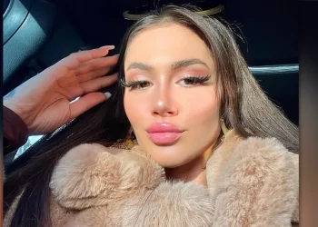 Έλενα Τσαγκρινού: Μου στέλνουν «πώς έγινες έτσι;»