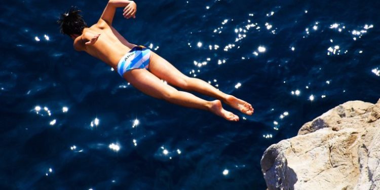 Νεκρός 22χρονος στη Λάρισα: Είχε μείνει παράλυτος έπειτα από βουτιά στη θάλασσα