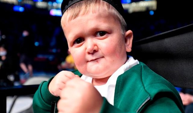 Χαζμπουλά Μαγκομέντοφ: Ο viral νάνος του TikTok που «τα βάζει» ακόμα και με τον Κριστιάνο Ρονάλντο