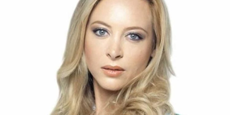 Για τα μάτια σας μόνο – Βρήκαμε προκλητικές πόζες της Ξυλά χωρίς ρούχα(Εικόνες)