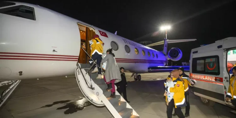 Σεισμός στην Τουρκία: Ερντογάν και Εμινέ επιστράτευσαν νεογέννητα για να κατευνάσουν την οργή του κόσμου