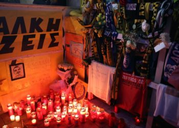 Άλκης Καμπανός: Το «Ποτέ Ξανά» να μην μείνει μόνο μια ευχή – «Εκκωφαντική» η σιωπηρή πορεία