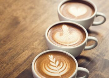 Καθημερινή συνήθεια ο καφές για πάνω από 8 στους 10 Έλληνες – Τι δείχνει έρευνα