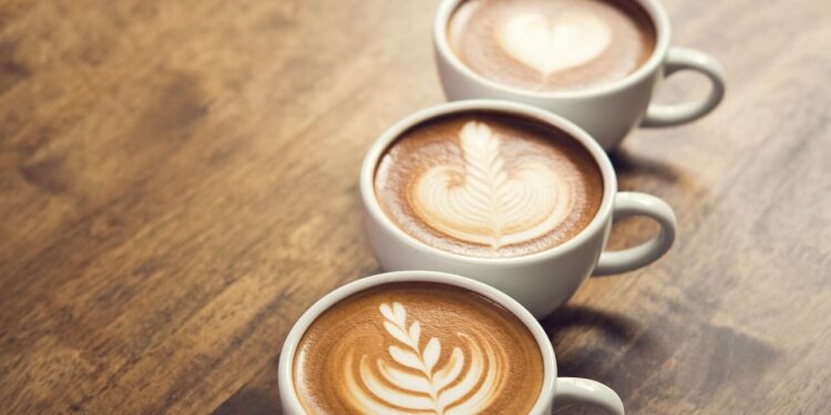 Καθημερινή συνήθεια ο καφές για πάνω από 8 στους 10 Έλληνες – Τι δείχνει έρευνα