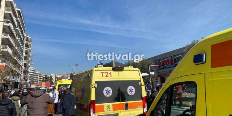 Θεσσαλονίκη: Υπέστη ανακοπή καρδιάς πάνω στη μοτοσικλέτα και κατέρρευσε στην Αγγελάκη (Εικόνες)