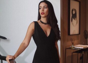 Ελένη Βαϊτσου – Δείτε την να ποζάρει ολόγυμνη σε ένα ποτάμι