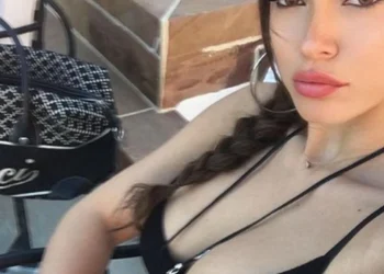 Τι το θέλεις το αλάτι όταν η Εβίτα βγαίνει topples στα χιόνια; – Χαμός με κουκλάρα Ελληνίδα (Εικόνες)