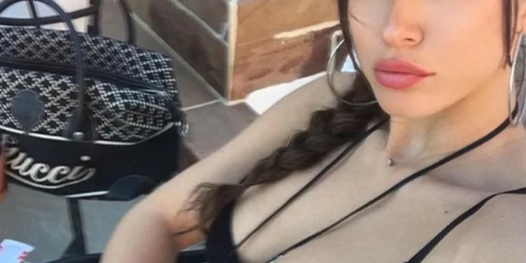 Τι το θέλεις το αλάτι όταν η Εβίτα βγαίνει topples στα χιόνια; – Χαμός με κουκλάρα Ελληνίδα (Εικόνες)