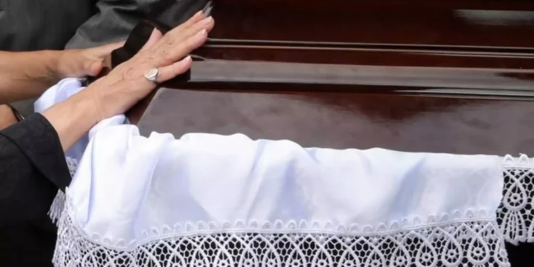 Βόλος: Ντυμένη νύφη η 20χρονη Μαρία που πέθανε από καρκίνο μέσα σε 45 μέρες