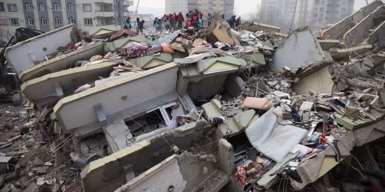 Σεισμός: Ξεπέρασαν τους 21.600 οι νεκροί σε Τουρκία και Συρία – Κίνδυνος χολέρας