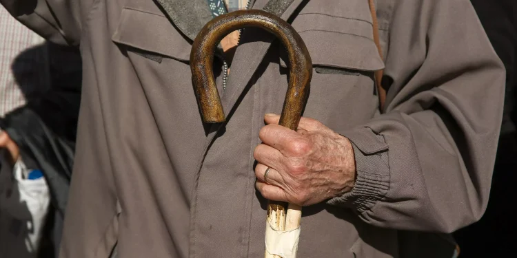 Συντάξεις: Έως 300 ευρώ η εφάπαξ ενίσχυση – Πότε θα δοθεί και ποια άλλα μέτρα είναι στο «τραπέζι»