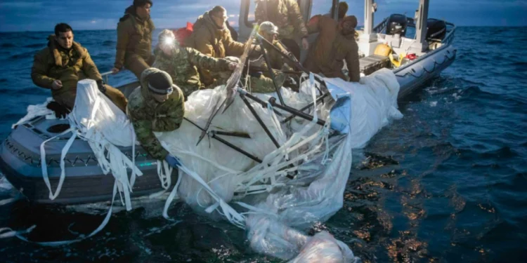 «Δεν είναι εξωγήινα» – Τέλος από τον Λευκό Οίκο στη συνωμοσιολογία για τα μπαλόνια