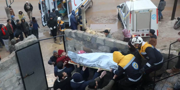 Σεισμός 7,8 Ρίχτερ στην Τουρκία – Εκατοντάδες νεκροί, θύματα και στη Συρία(Εικόνες)