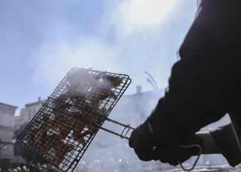 Τσικνοπέμπτη με καλό καιρό και μικρή άνοδο της θερμοκρασίας