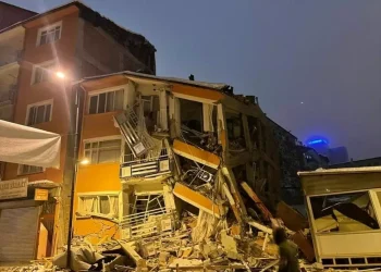 Σεισμός στην Τουρκία: Πάνω από 2.500 οι νεκροί – Επταήμερο εθνικό πένθος κήρυξε ο Ερντογάν