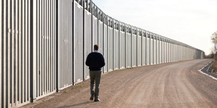 Φράχτης στον Έβρο: Πώς θα είναι μετά την επέκταση – Παρατηρητήρια και αντιβαλλιστική προστασία