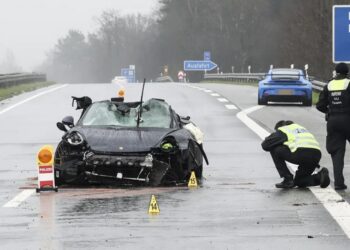 Σοκαριστικό διπλό τροχαίο με 3 Porsche -4 νεκροί στην άσφαλτο