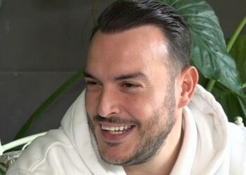 Ο Σάκης Αρσενίου θέλει τη γυναίκα “δούλα και κυρά ασχέτως αν έχει βοήθεια”, και δεν ντρέπεται