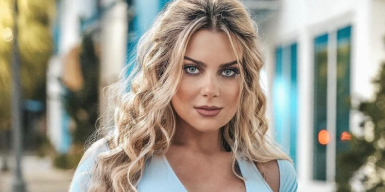 Θυμάσαι την Αθηνά που κέρδισε το “Βachelor”; Δείτε την να κυκλοφορεί χωρίς εσώρουχο…