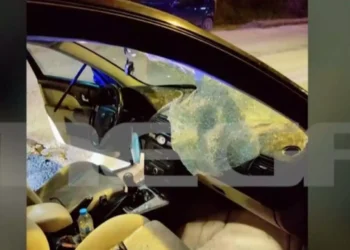 Θεσσαλονίκη: Φωτογραφίες από το αυτοκίνητο του 62χρονου – Οι φιάλες υγραερίου και το σπασμένο παρμπρίζ