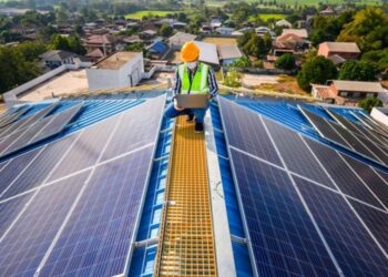 Φωτοβολταϊκά στη στέγη: Επιδότηση 75% από Απρίλιο – Αναλυτικός οδηγός