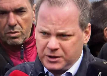 Σύγκρουση τρένων στα Τέμπη: Δάκρυσε ο Κώστας Καραμανλής – «Οι εικόνες είναι συγκλονιστικές»