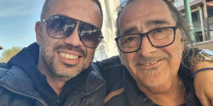 «Τον είδα στο δρόμο και δεν τον γνώρισα» Έχασε 42 κιλά ο Βασίλης Καρράς, το πρόβλημα υγείας που τον άφησε μισό