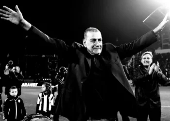 Πέθανε ξαφνικά ο εμβληματικός οπαδός του ΠΑΟΚ Μάκης Μανάβης