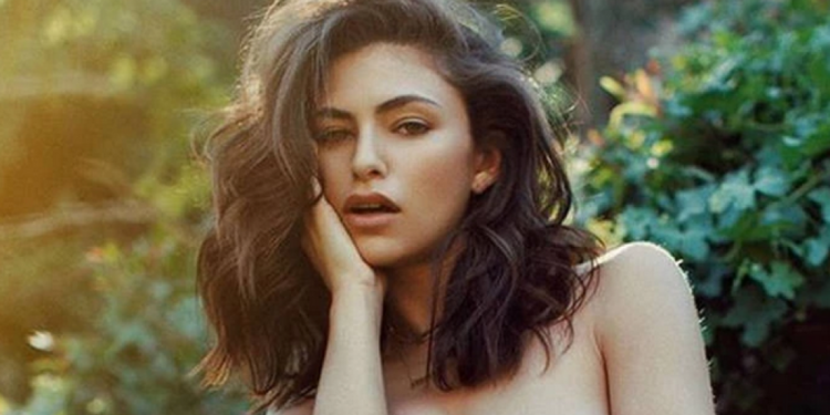 Η Νατάσα είναι η φοιτήτρια που θα ήθελες στο διπλανό έδρανο – Δεν της αρέσει και πολύ να… ντύνεται!