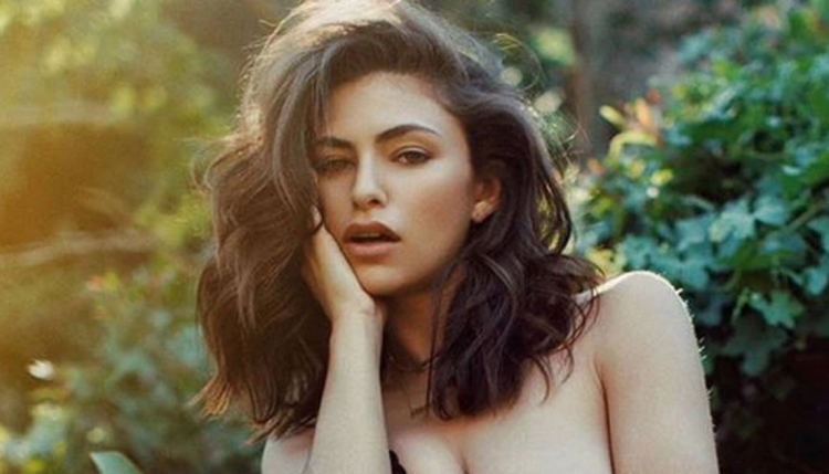 Η Νατάσα είναι η φοιτήτρια που θα ήθελες στο διπλανό έδρανο – Δεν της αρέσει και πολύ να… ντύνεται!