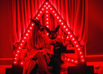 Άγρια Όργια αδελφότητας: Η μεταμφίεση, οι ημίγυμνες γυναίκες και οι κωδικοί για την «τελετή» με αντίτιμο 250 ευρώ