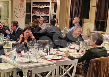 O ΠΙΣ «συσκεπτόταν» στη Δράμα με μεζεκλίκια εν μέσω εθνικού πένθους για τα Τέμπη – Αρνήθηκε να παρευρεθεί ο Πατούλης