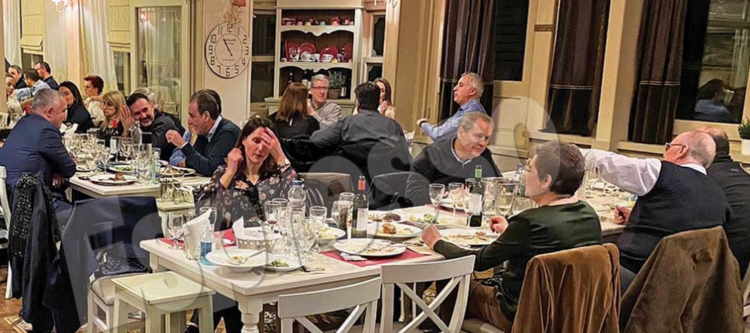 O ΠΙΣ «συσκεπτόταν» στη Δράμα με μεζεκλίκια εν μέσω εθνικού πένθους για τα Τέμπη – Αρνήθηκε να παρευρεθεί ο Πατούλης