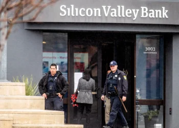 ΔΝΤ: Σε επιφυλακή για τη χρηματοπιστωτική σταθερότητα μετά την κατάρρευση της Silicon Valley Bank – Αγωνία για το άνοιγμα των αγορών