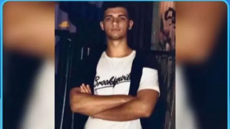 Τέμπη: «Αποσωληνώθηκε, μας χαμογέλασε» λέει πατέρας 20χρονου πολυτραυματία