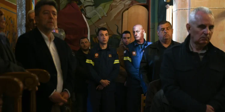 Τέμπη: Μνημόσυνο για τα θύματα της τραγωδίας