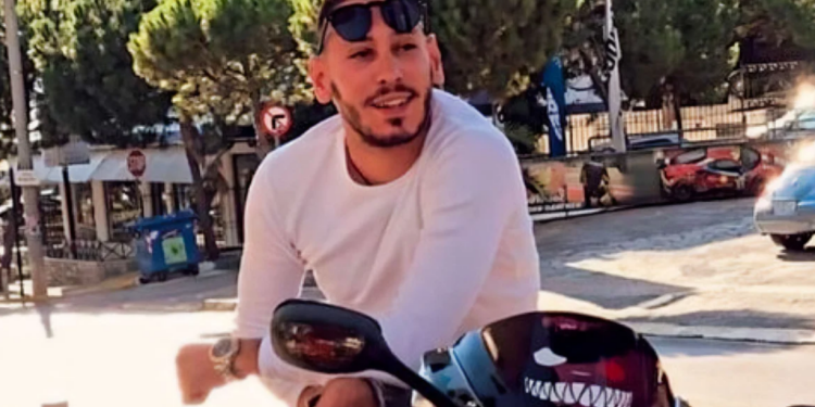 Άλιμος: Θρήνος για τον 28χρονο που σκοτώθηκε σε τροχαίο – «Έφυγες καβάλα στη μηχανή για τον παράδεισο»