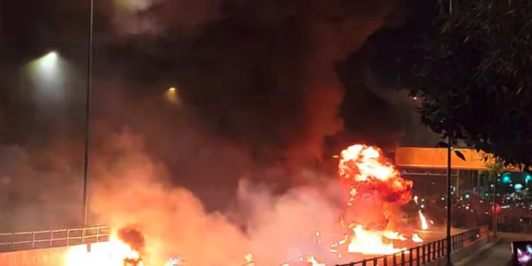 Η πιο εκρηκτική Ανάσταση: Έγινε η νύχτα μέρα στον Νέο Κόσμο (Βίντεο)