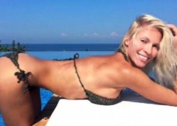 Ασημίνα Ιγγλέζου – Χωρίς εσώρουχο ευχήθηκε καλή Ανάσταση!(Εικόνα)