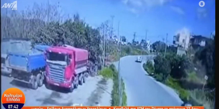 Βίντεο ντοκουμέντο: Η στιγμή που ΙΧ παρασύρει ντελιβερά και τον εγκαταλείπει